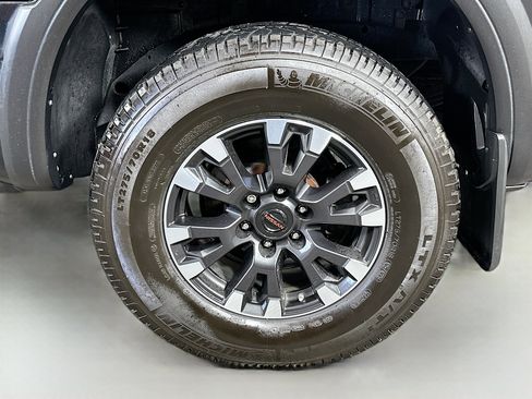 Used 2021 Nissan Titan PRO-4X w/ Pro-4x Convenience Package image 30