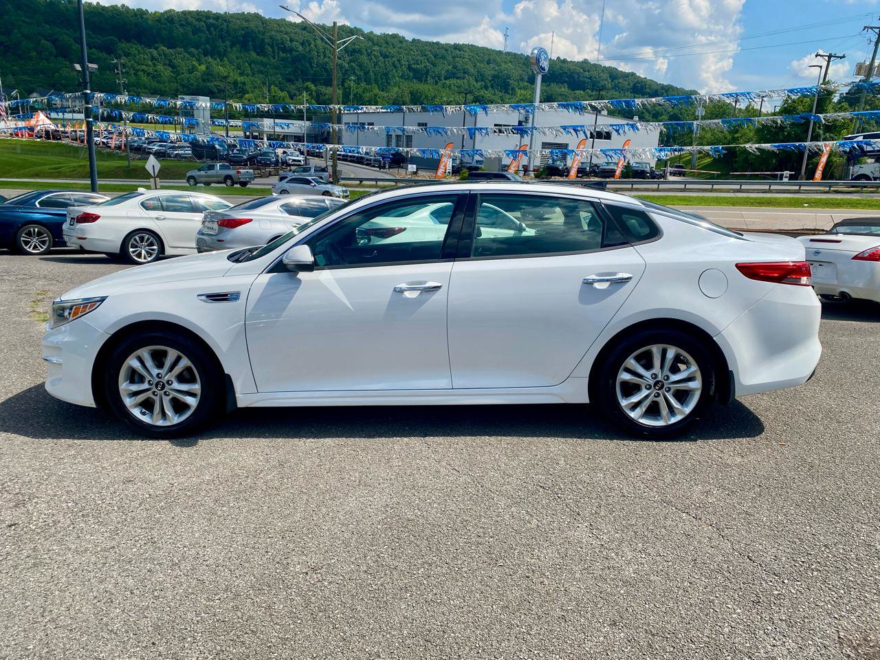Used 2018 Kia Optima EX w/ Premium Package FWD image 5