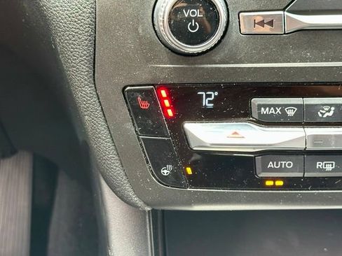 Used 2020 Ford Explorer XLT w/ Equipment Group 202A AWD/4WD image 31