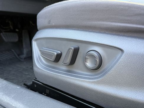 Used 2019 Toyota Camry LE image 27