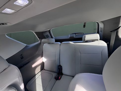 Used 2021 Chevrolet Traverse Premier image 28