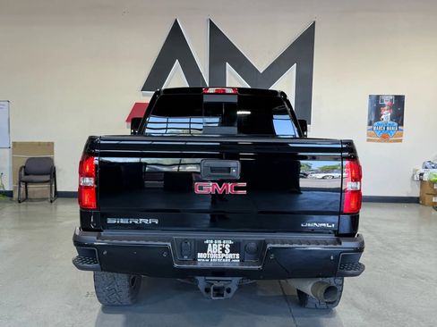 Used 2019 GMC Sierra 2500 Denali w/ Duramax Plus Package AWD/4WD image 5