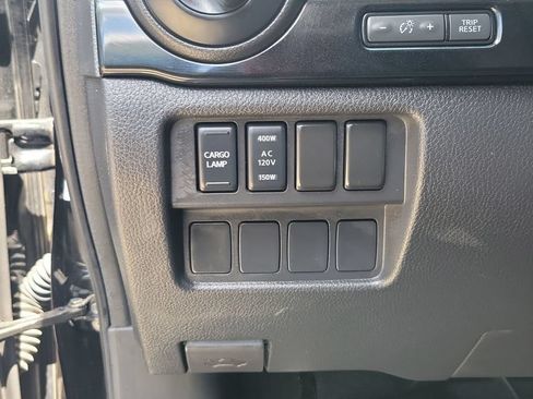 Used 2020 Nissan Titan SV w/ SV Convenience Package AWD/4WD image 33