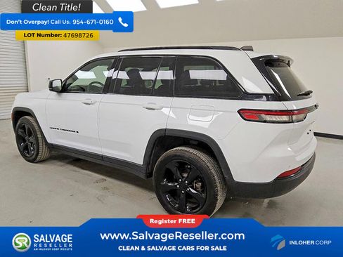 Used 2023 Jeep Grand Cherokee Altitude image 3