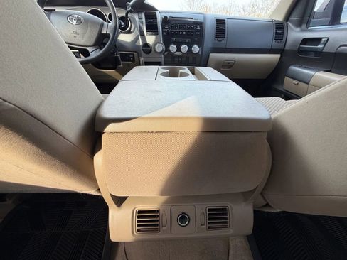 Used 2011 Toyota Tundra SR5 w/ Tow Pkg image 31