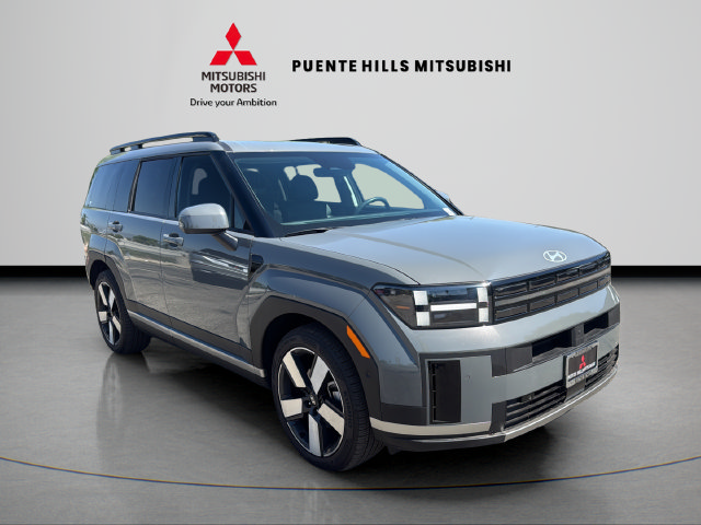 Used 2025 Hyundai Santa Fe Limited FWD image 3