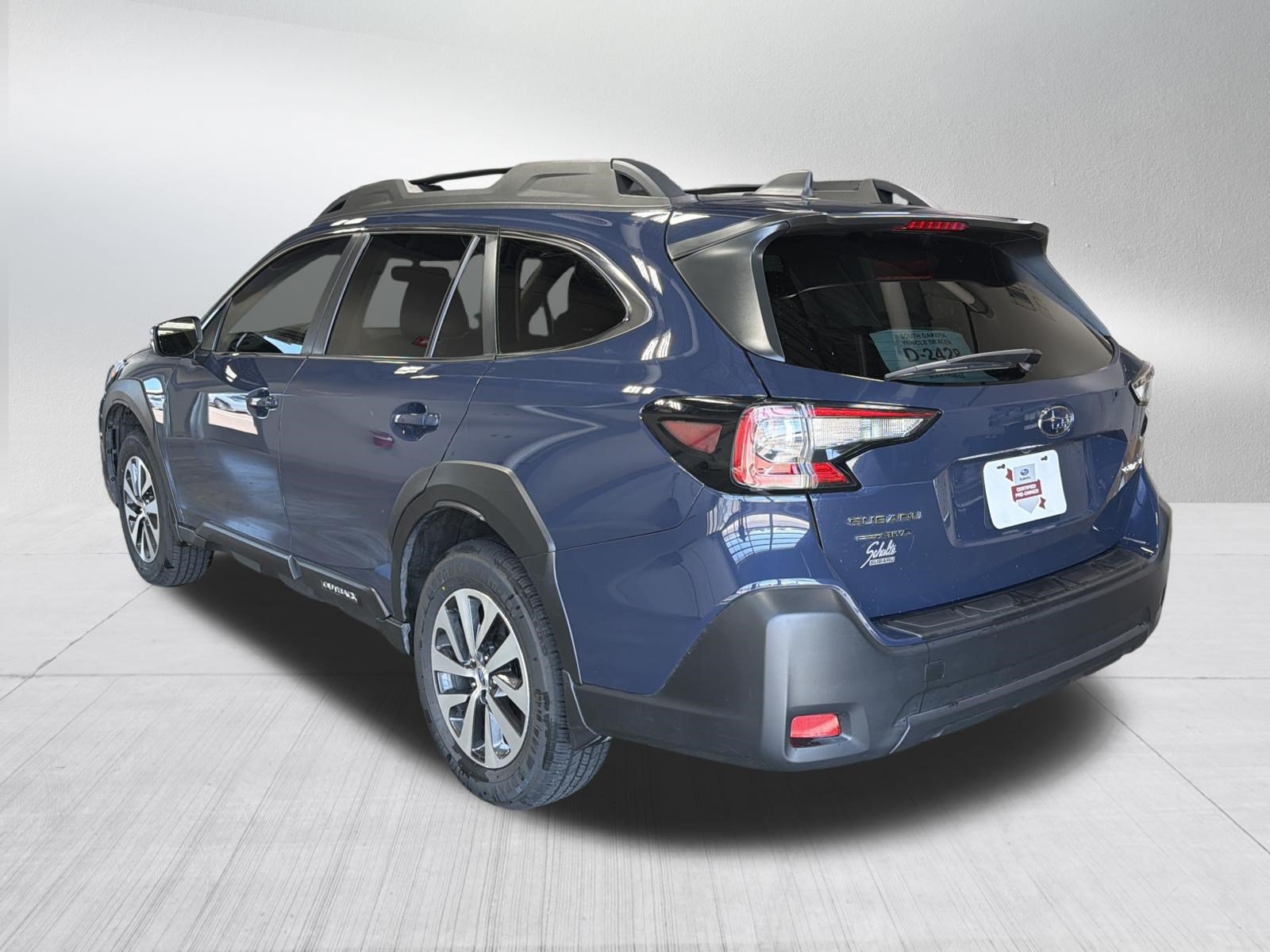 Certified 2025 Subaru Outback Premium AWD/4WD image 5