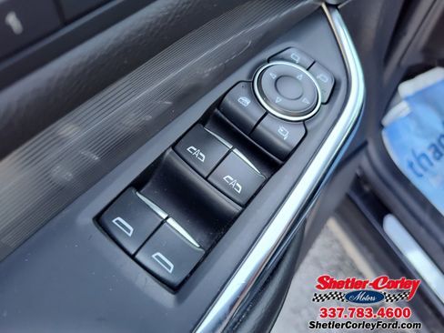 Used 2024 Cadillac XT4 Premium Luxury image 17