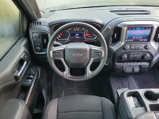 Used 2020 Chevrolet Silverado 1500 RST w/ RST Value Package AWD/4WD image 8