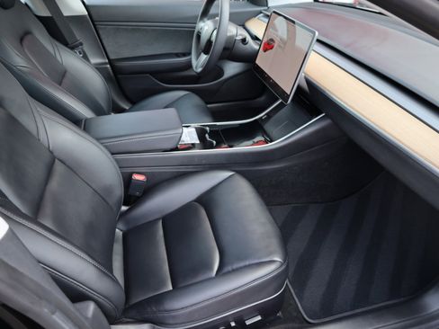 Used 2020 Tesla Model 3 Performance image 15