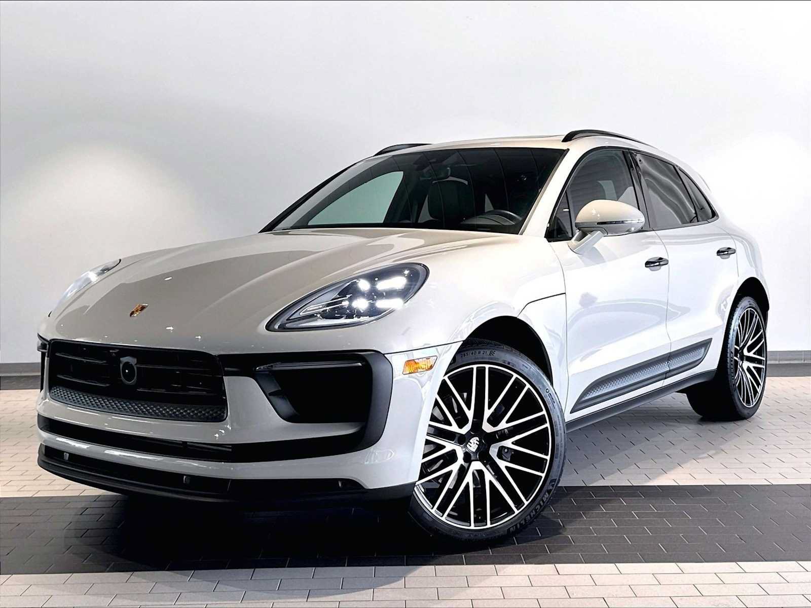 Used 2026 Porsche Macan AWD/4WD image 1