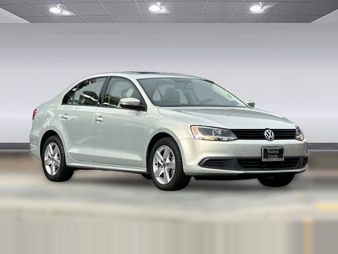 Used 2012 Volkswagen Jetta TDI image 6