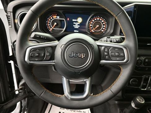 Used 2025 Jeep Wrangler Unlimited Sahara AWD/4WD image 44
