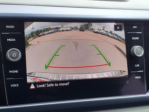 Used 2022 Volkswagen Taos SE image 23