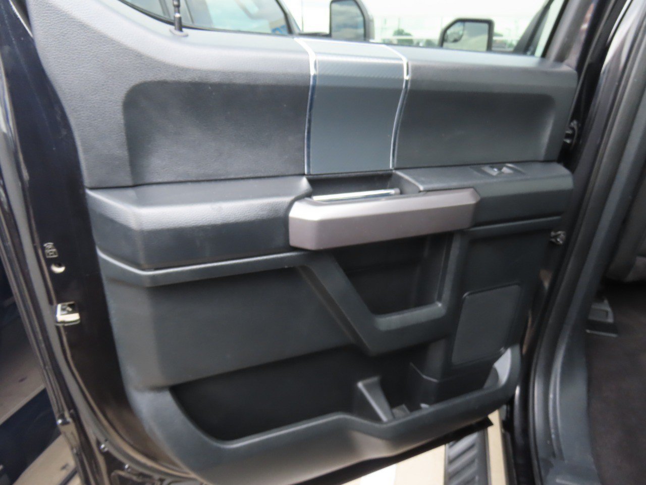 Used 2019 Ford F150 XLT w/ Equipment Group 301A Mid AWD/4WD image 19