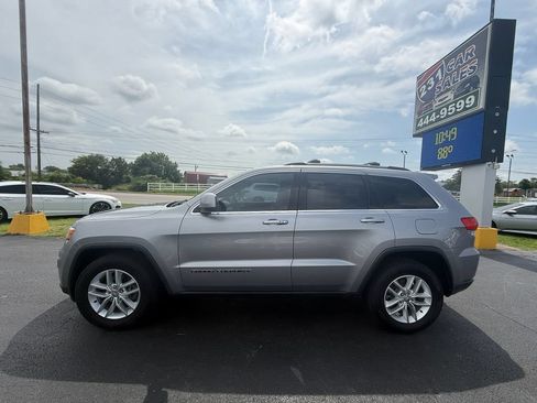 Used 2017 Jeep Grand Cherokee Laredo w/ Quick Order Package 23E AWD/4WD image 7