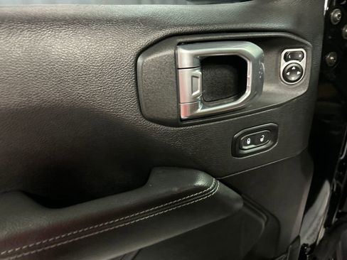 Used 2022 Jeep Wrangler Unlimited Sahara w/ Cold Weather Group image 14