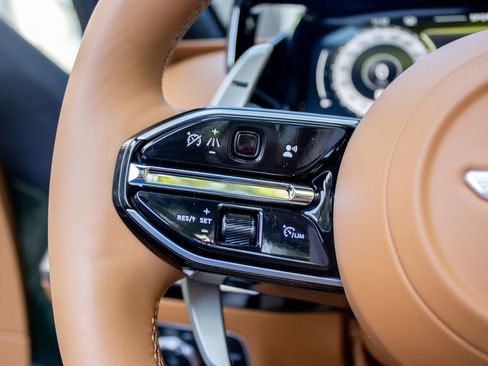 Used 2026 Aston Martin V8 Vantage Coupe image 14