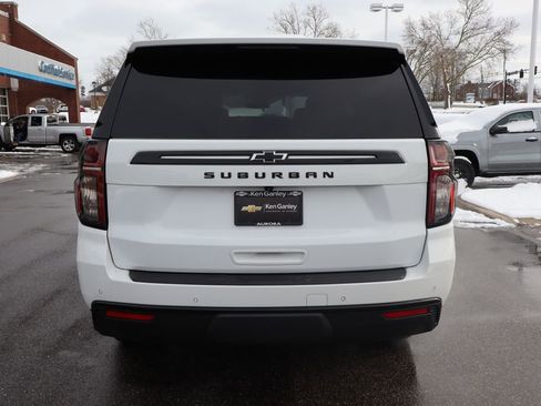 Used 2023 Chevrolet Suburban Z71 w/ Luxury Package image 39