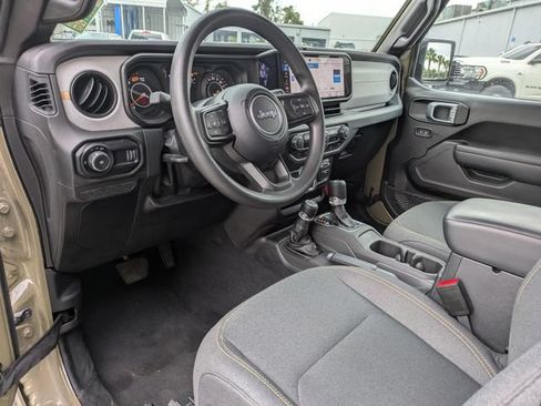 Used 2025 Jeep Wrangler Sport AWD/4WD image 14