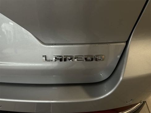 Used 2023 Jeep Grand Cherokee Laredo image 24