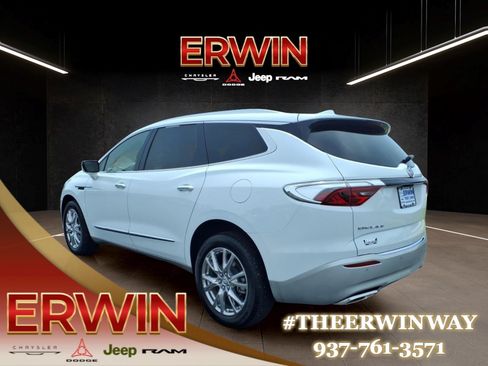 Used 2023 Buick Enclave Essence w/ Experience Buick Package FWD image 5