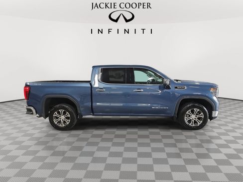 Used 2024 GMC Sierra 1500 SLT AWD/4WD image 4
