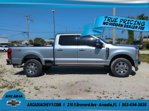 Used 2023 Ford F250 Lariat w/ Lariat Ultimate Package AWD/4WD image 3