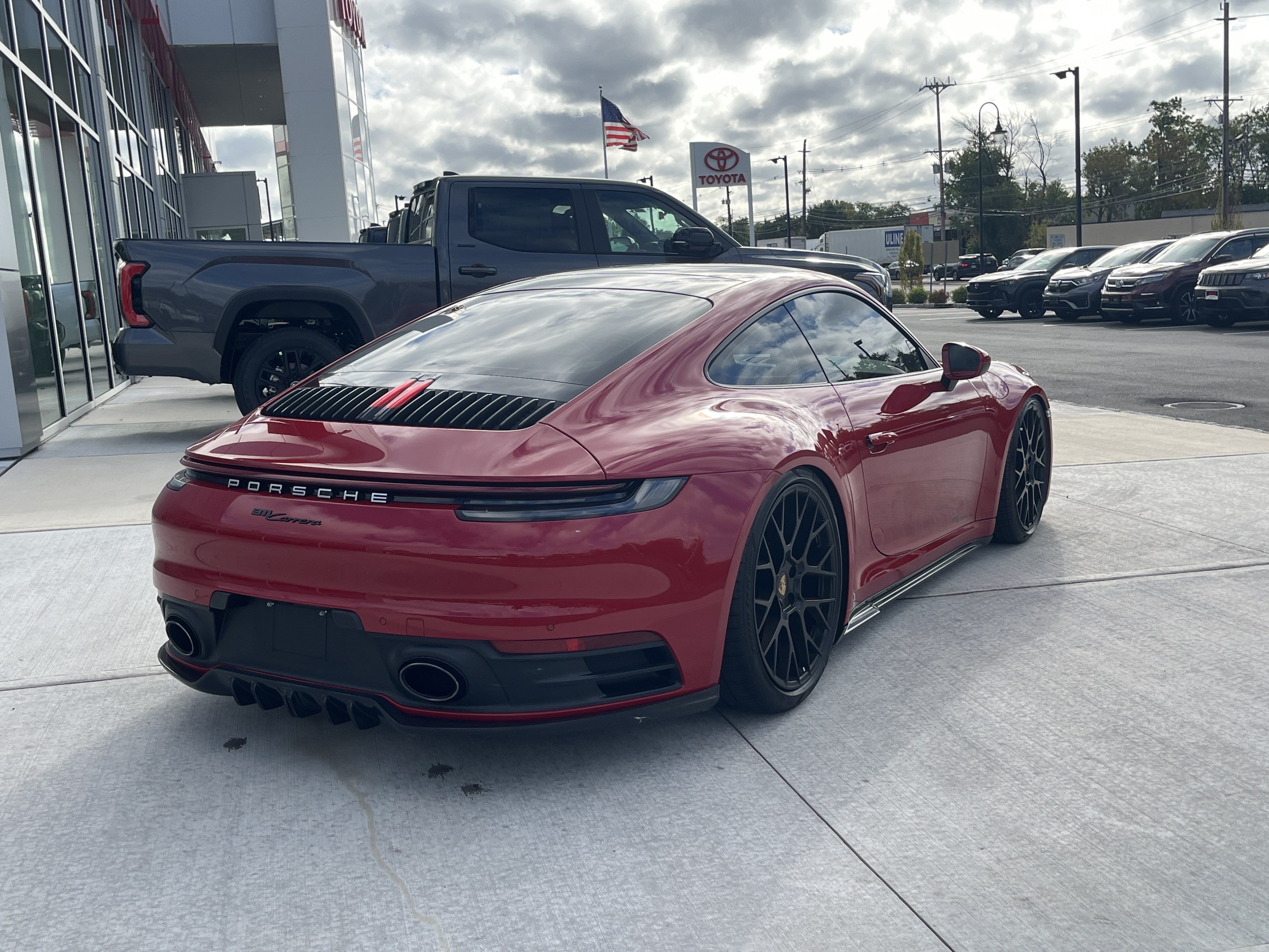 Used 2022 Porsche 911 Carrera RWD image 3