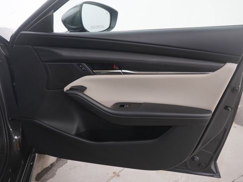 Used 2023 MAZDA MAZDA3 s image 9