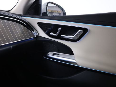 Used 2025 Mercedes-Benz E 450 4MATIC Sedan image 19