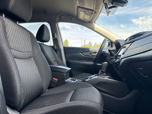 Used 2019 Nissan Rogue SV AWD/4WD image 17