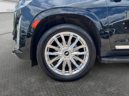 Used 2024 Cadillac Escalade ESV Premium Luxury w/ LPO, Floor Liner Package AWD/4WD image 16