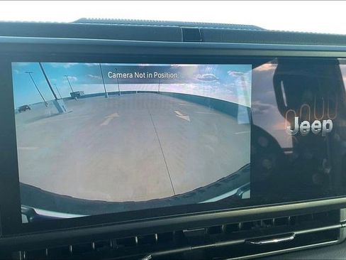 Used 2024 Jeep Wrangler Unlimited Rubicon image 26