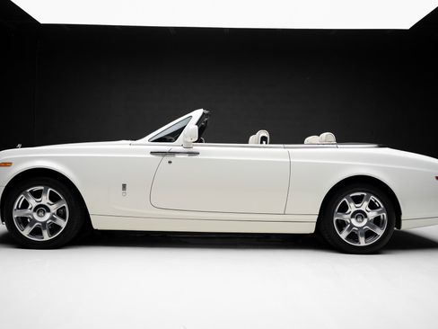 Used 2013 Rolls-Royce Phantom Drophead Coupe image 20