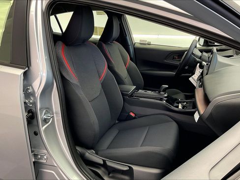 New 2026 Toyota Prius SE image 9