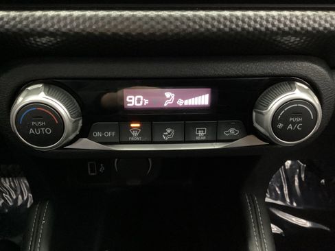 Used 2020 Nissan Kicks SV image 35