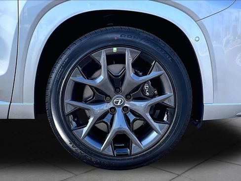 New 2026 Lexus TX 500h AWD image 9