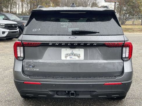 New 2026 Ford Explorer Active RWD image 4