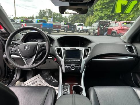 Used 2017 Acura TLX w/ Technology Package FWD image 13