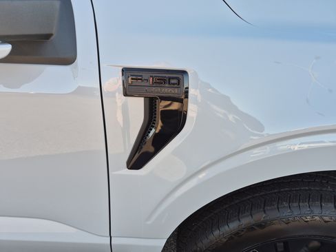 New 2025 Ford F150 Lariat w/ Equipment Group 501A Mid image 10