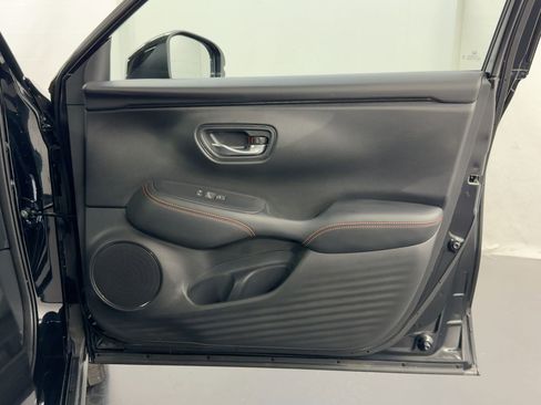 Used 2025 Honda HR-V Sport image 33