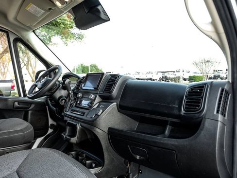 Used 2023 RAM ProMaster 2500 FWD image 9