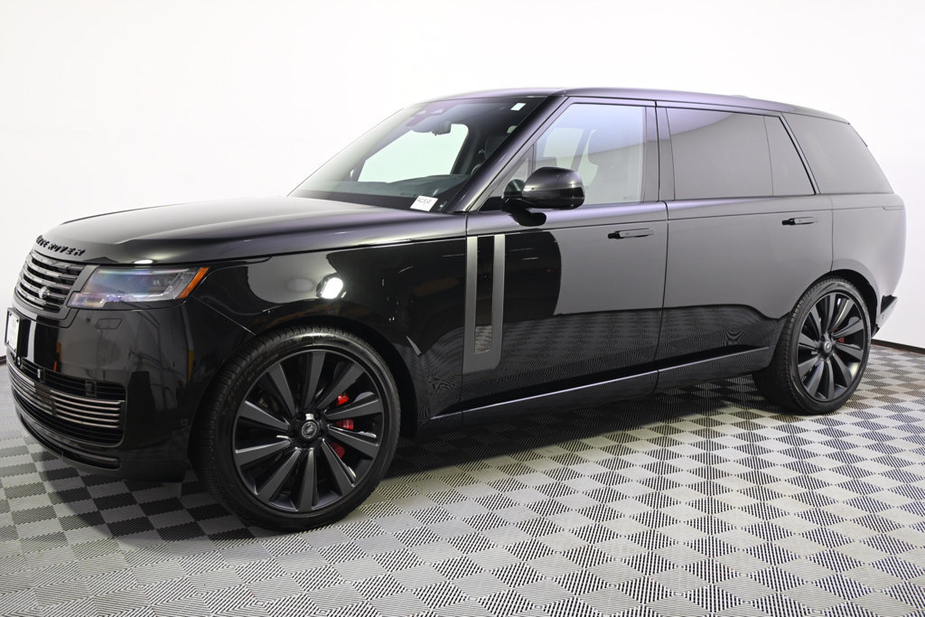 Used 2024 Land Rover Range Rover SV AWD/4WD image 2