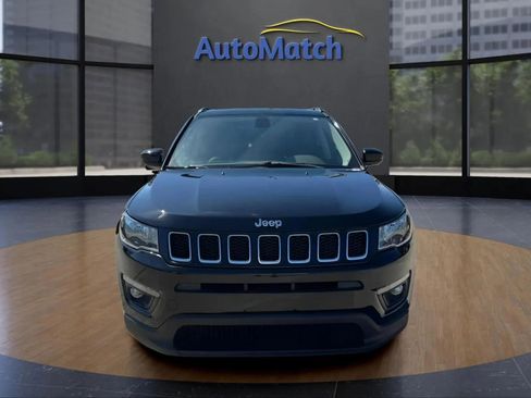 Used 2020 Jeep Compass Latitude w/ Cold Weather Group AWD/4WD image 3