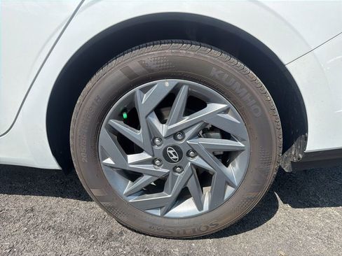 Certified 2025 Hyundai Elantra Hybrid FWD image 24