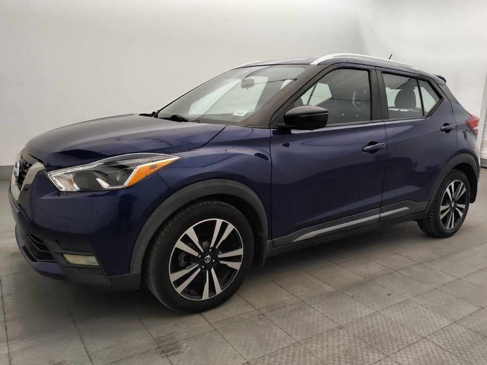 Used 2020 Nissan Kicks SR w/ SR Premium Package FWD image 2