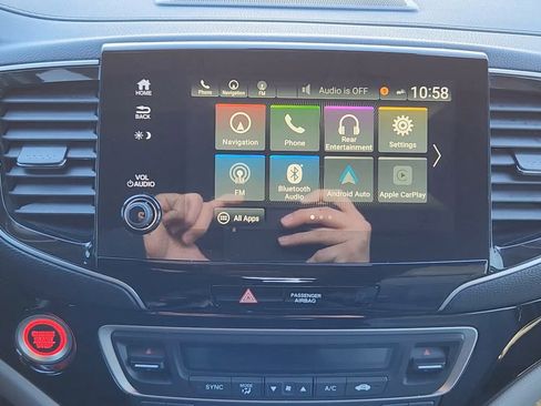 Used 2019 Honda Pilot Touring image 14