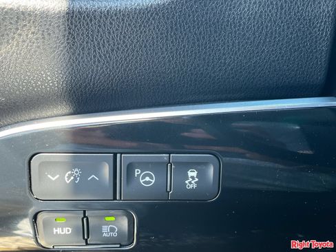 Certified 2020 Toyota Prius Prime Limited w/ Carpet Mat Package FWD image 30