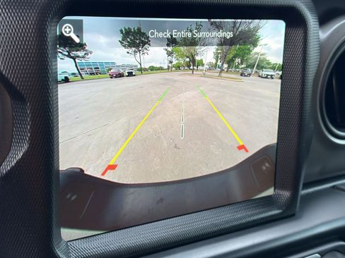 Used 2023 Jeep Gladiator Willys image 22